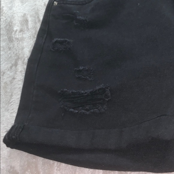 shorts - Picture 2 of 4